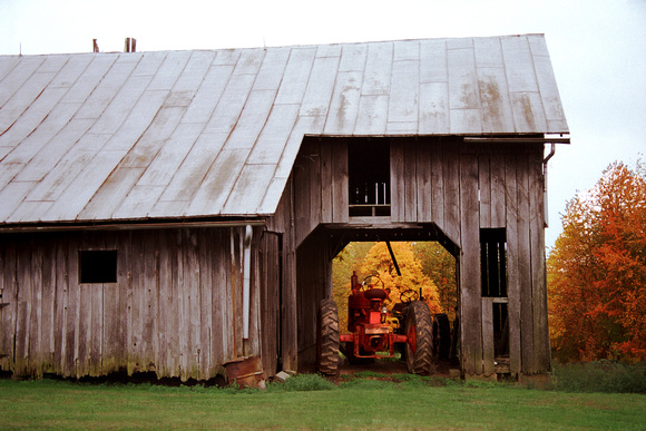 IN_Barn & Tractor 5